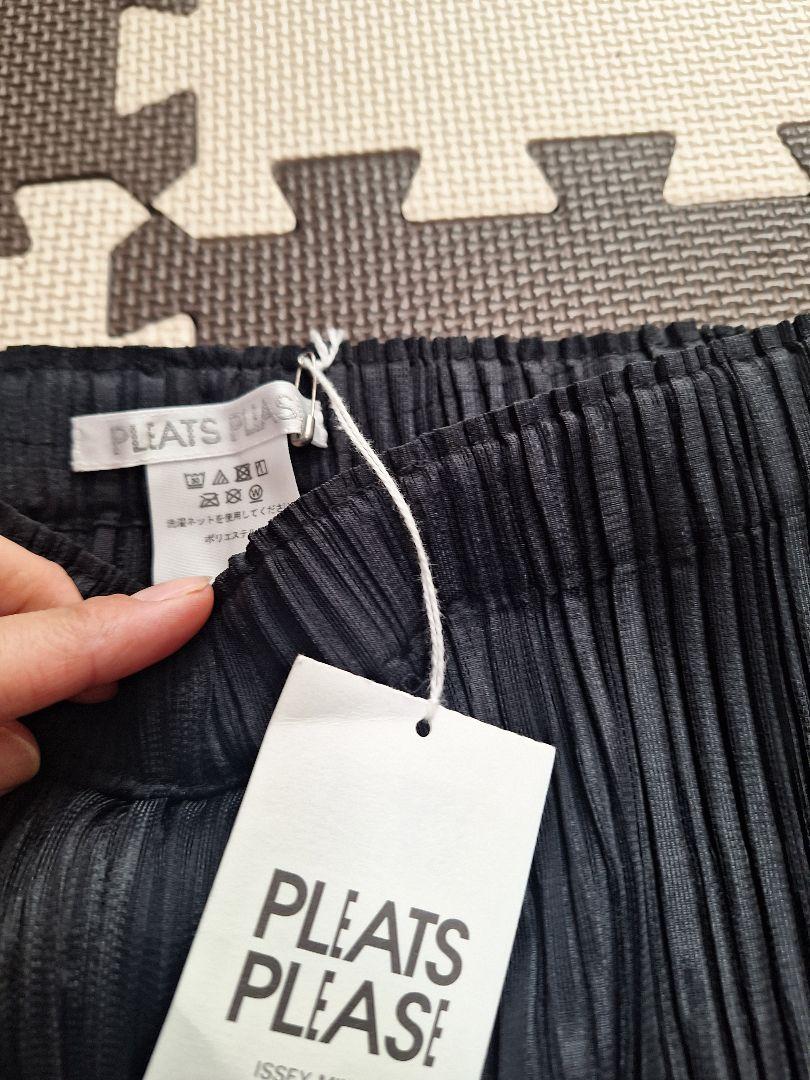 pleatsplease シッカーパンツ　黒 pleatsplease シッカーパンツ 黒