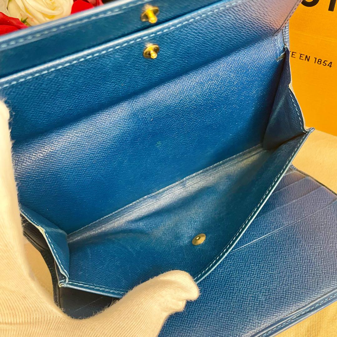 ✨美品✨ヴィトン エピ ポルトフォイユ インターナショナル 長財布 ブルー