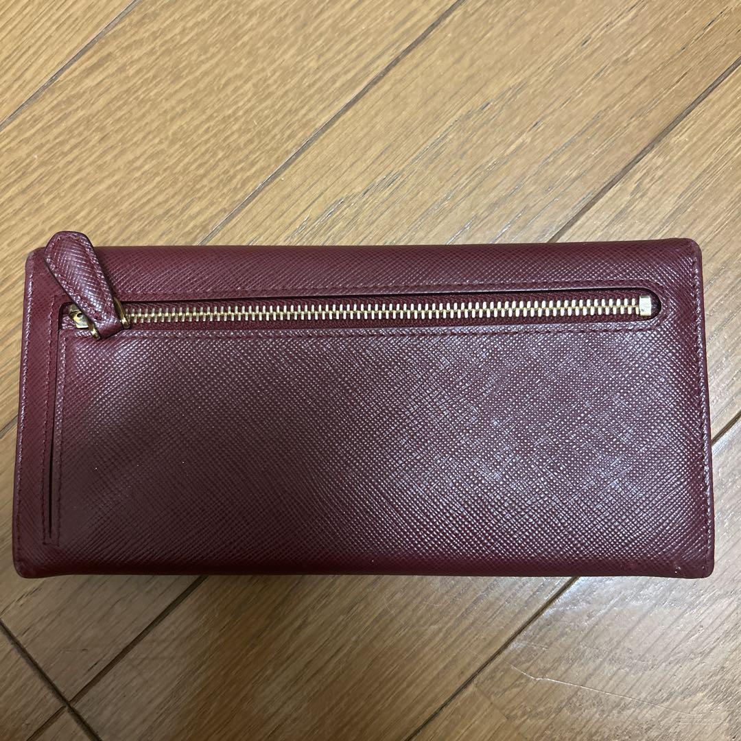 PRADA バーガンディ 長財布