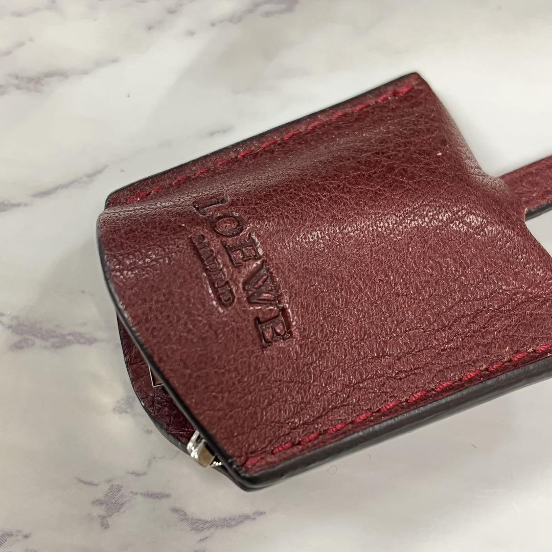定番のお歳暮＆冬ギフト 正規品 LOEWE メルカリ - ボルドー 鍵のみ キー チャーム ロエベ 小物