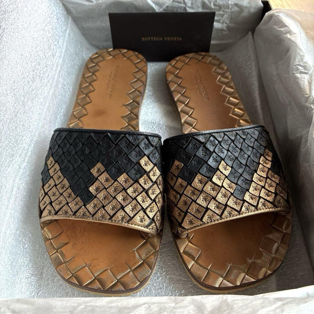 レアカラー BOTTEGA VENETA イントレ サンダル ブラック・ブラウン
