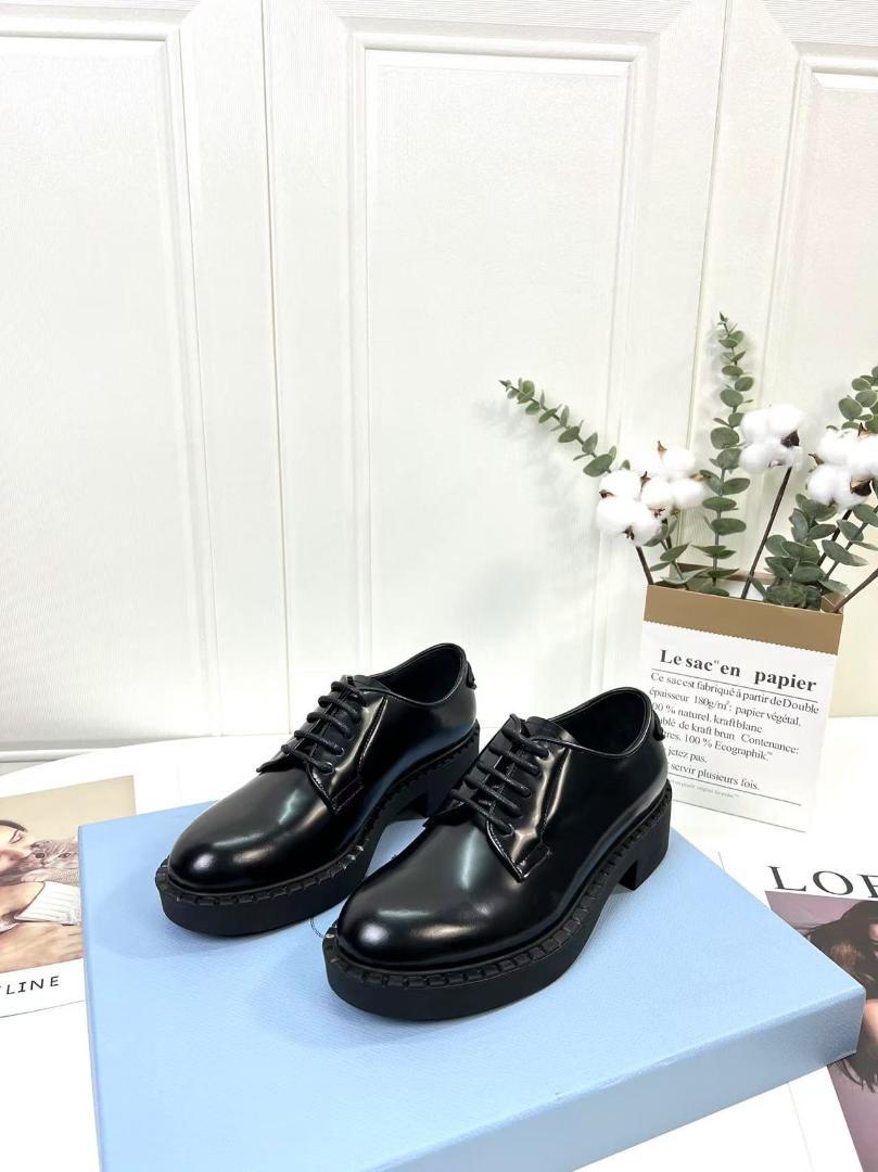 PRADA ダービー　レースアップシューズ