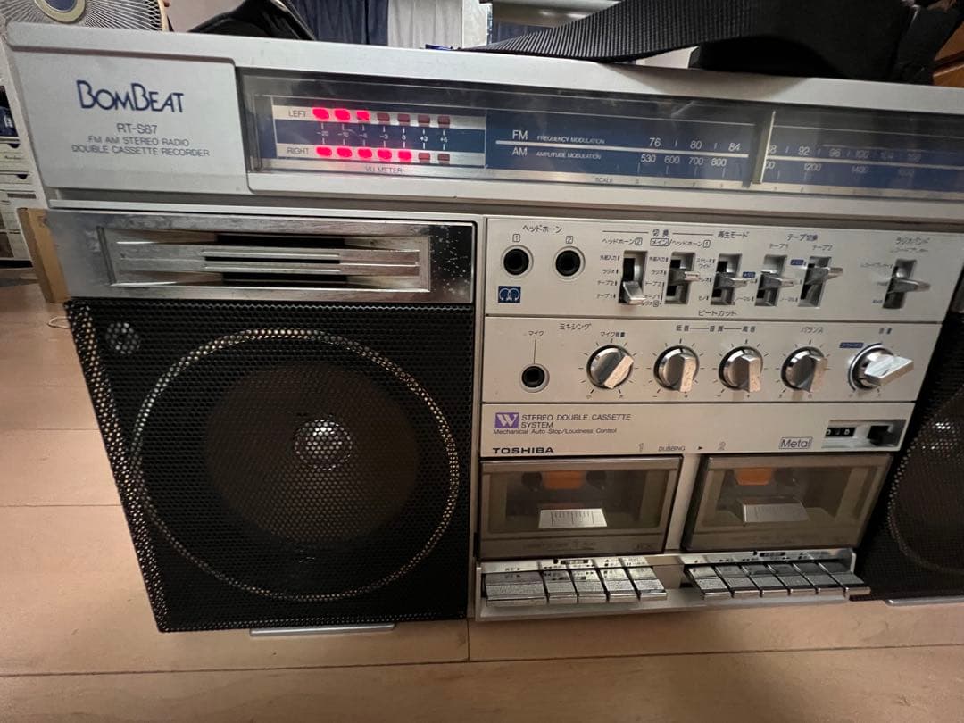 TOSHIBA ダブルカセットBOMBEAT RT-S87 現状品 TOSHIBA ダブルカセットBOMBEAT RT-S87 現状品