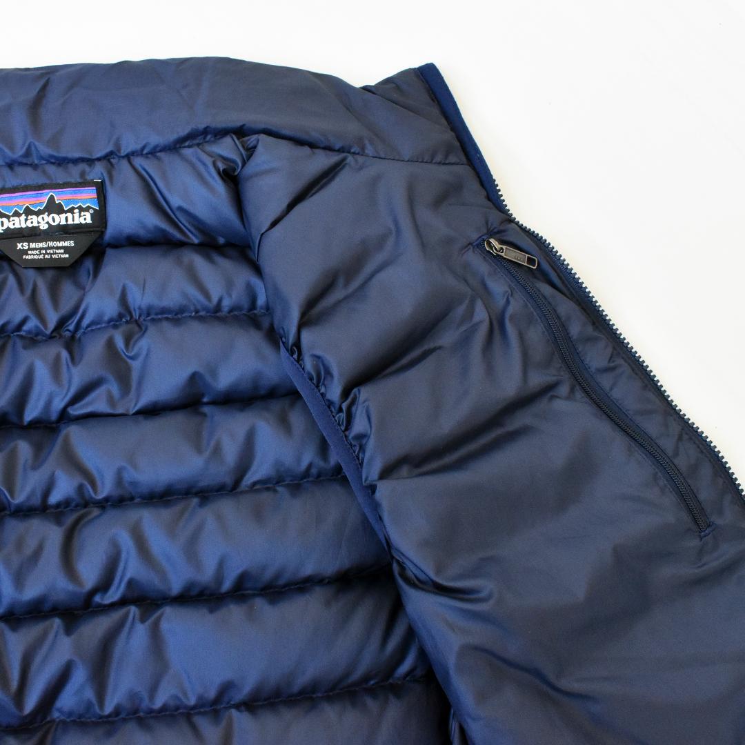 美品 patagonia パタゴニア ダウンベスト メンズ XS ネイビー 古着