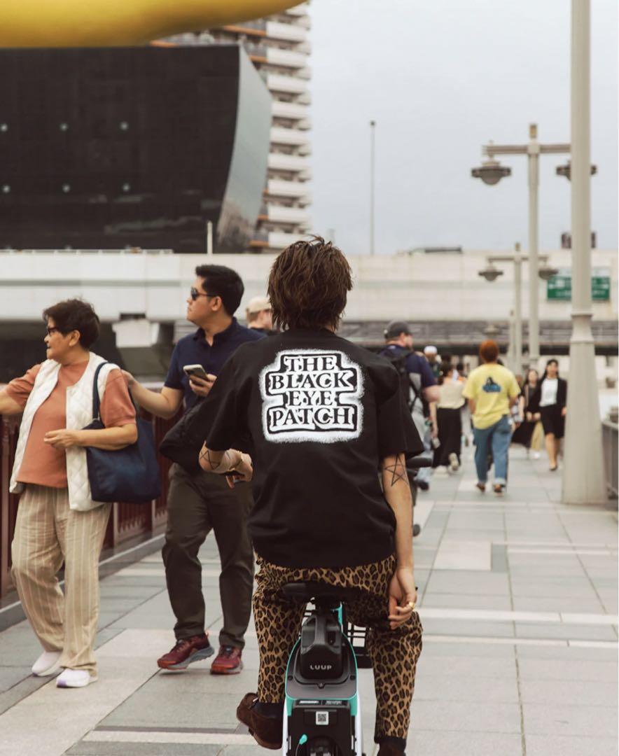 【OG LABEL】ブラックアイパッチ スプレーデザインTシャツ OG LABEL】ブラックアイパッチ スプレーデザインTシャツ