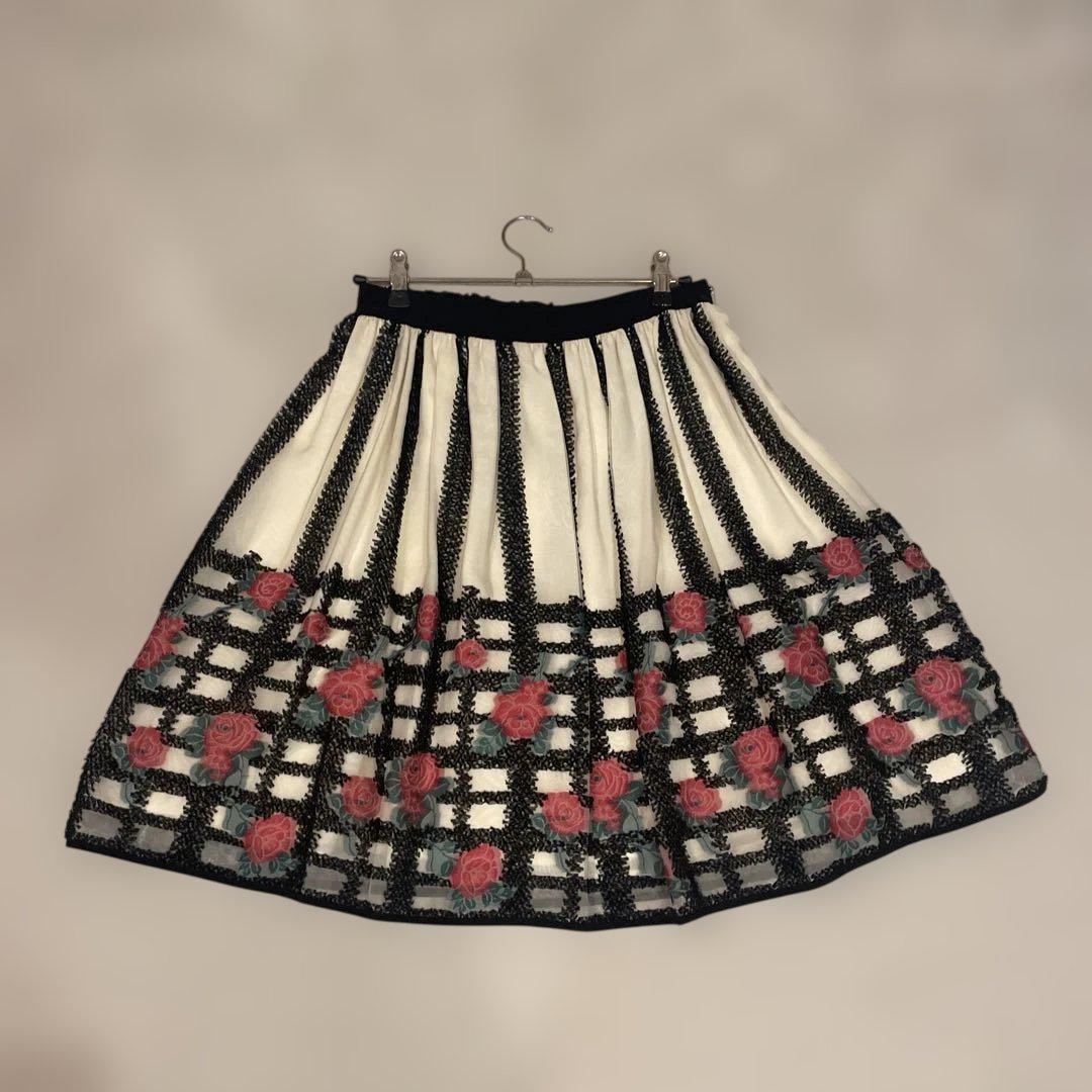スペシャル特典 GIRL DOLLY ストライプバラ刺繍フレアギャザースカート メルカリ - スカート