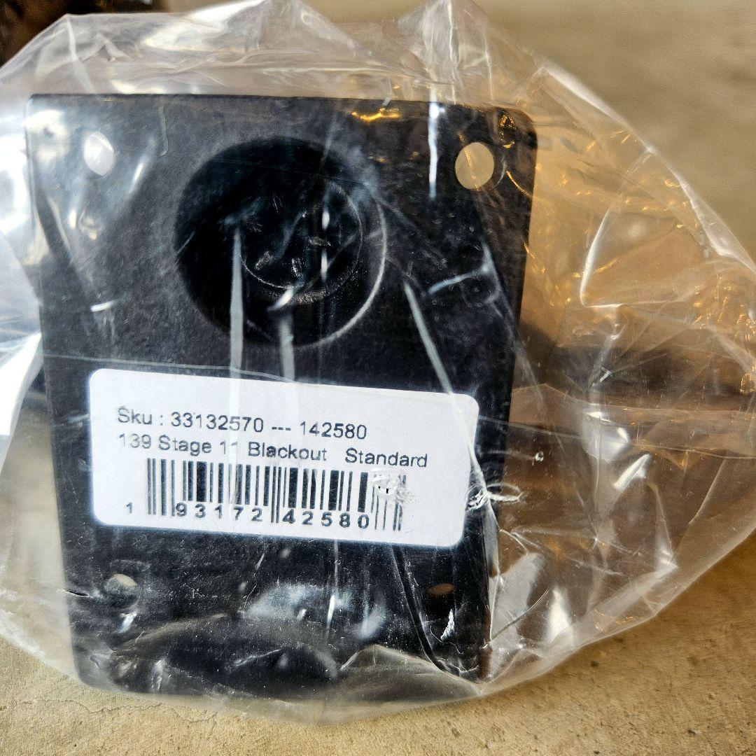 INDEPENDENT 139 STD BLACKOUT インデペンデント