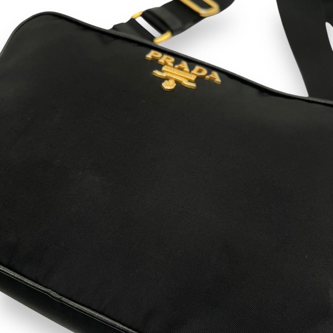 美品■プラダ　ナイロン　ショルダーバッグ　ロゴ金具　三角ロゴ　1BH089