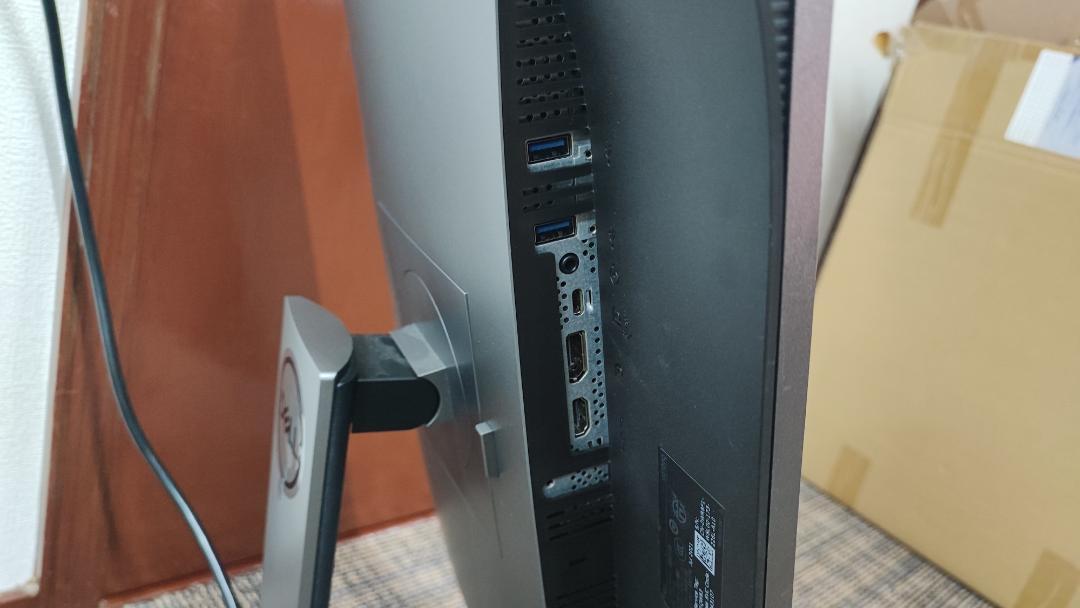 DELL U2720Q 27インチ 4K HDR対応液晶ディスプレイ