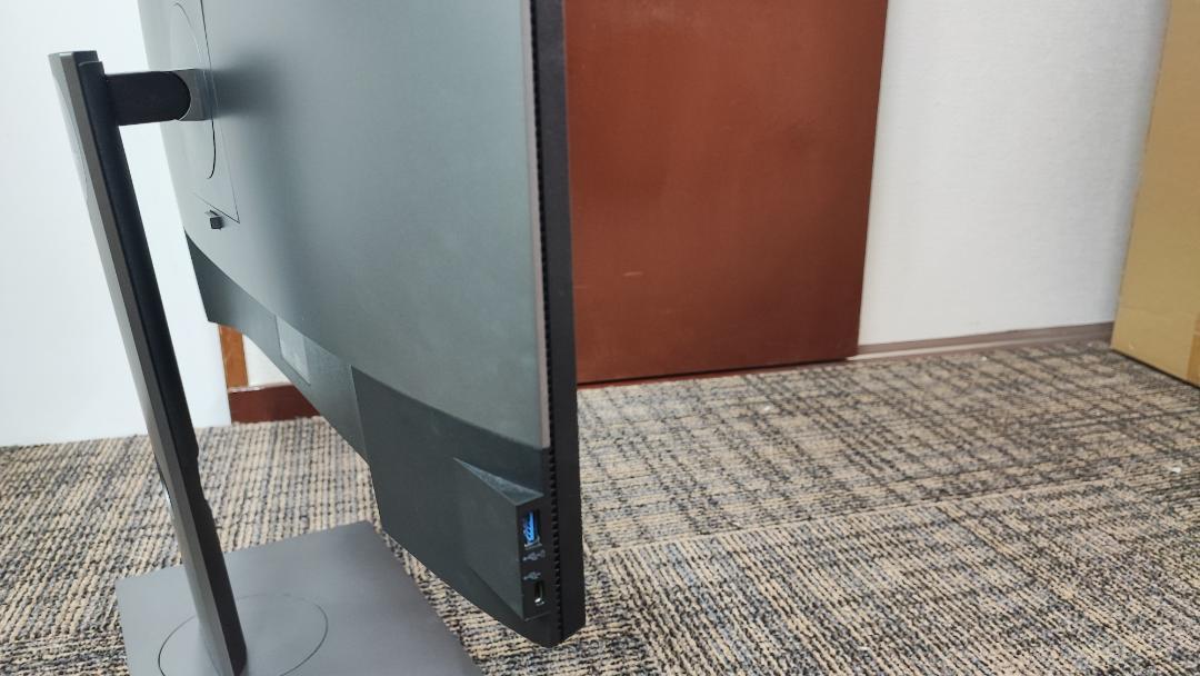 DELL U2720Q 27インチ 4K HDR対応液晶ディスプレイ
