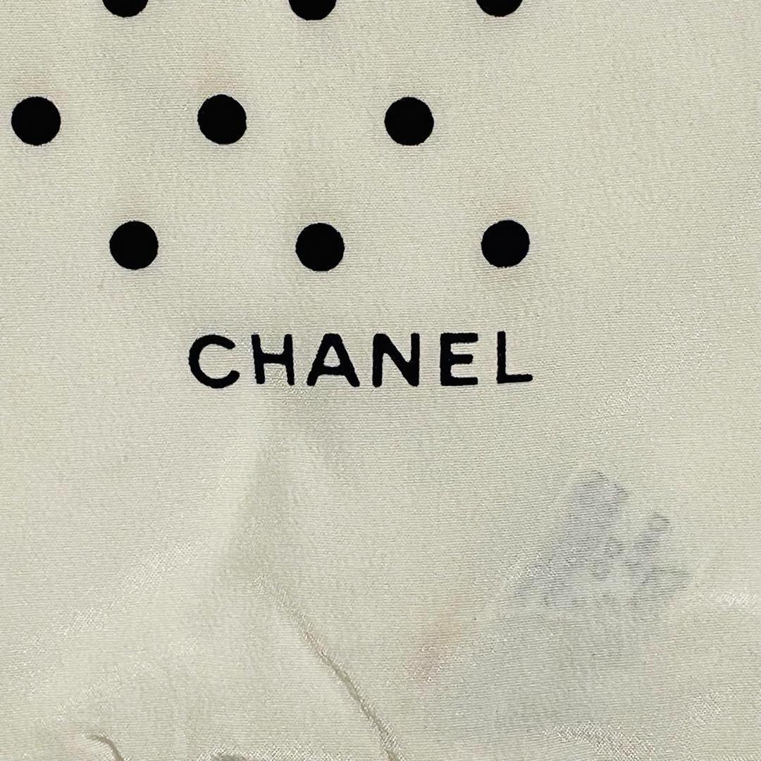 CHANEL ✨シャネル　シルク100% ドット柄 スカーフ　おまけ付き　格安☆ CHANEL ✨シャネル シルク100% ドット柄 スカーフ おまけ付き
