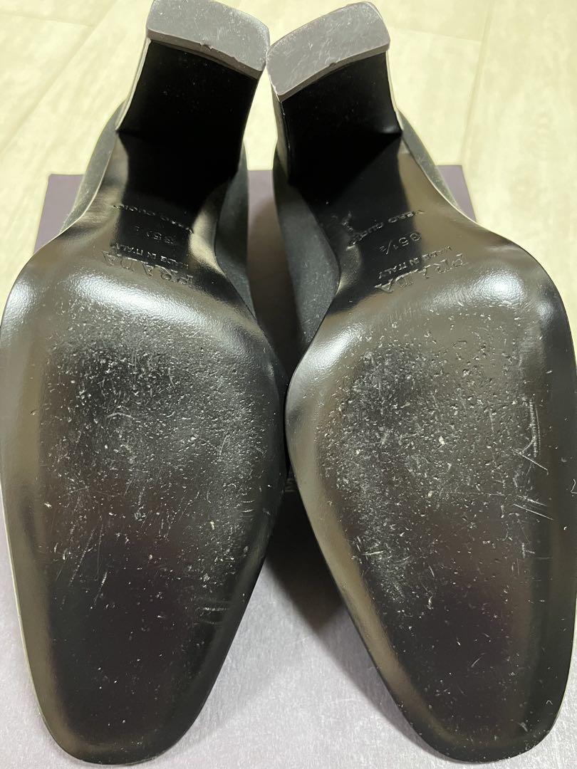 PRADA 黒 バタフライバックル付き