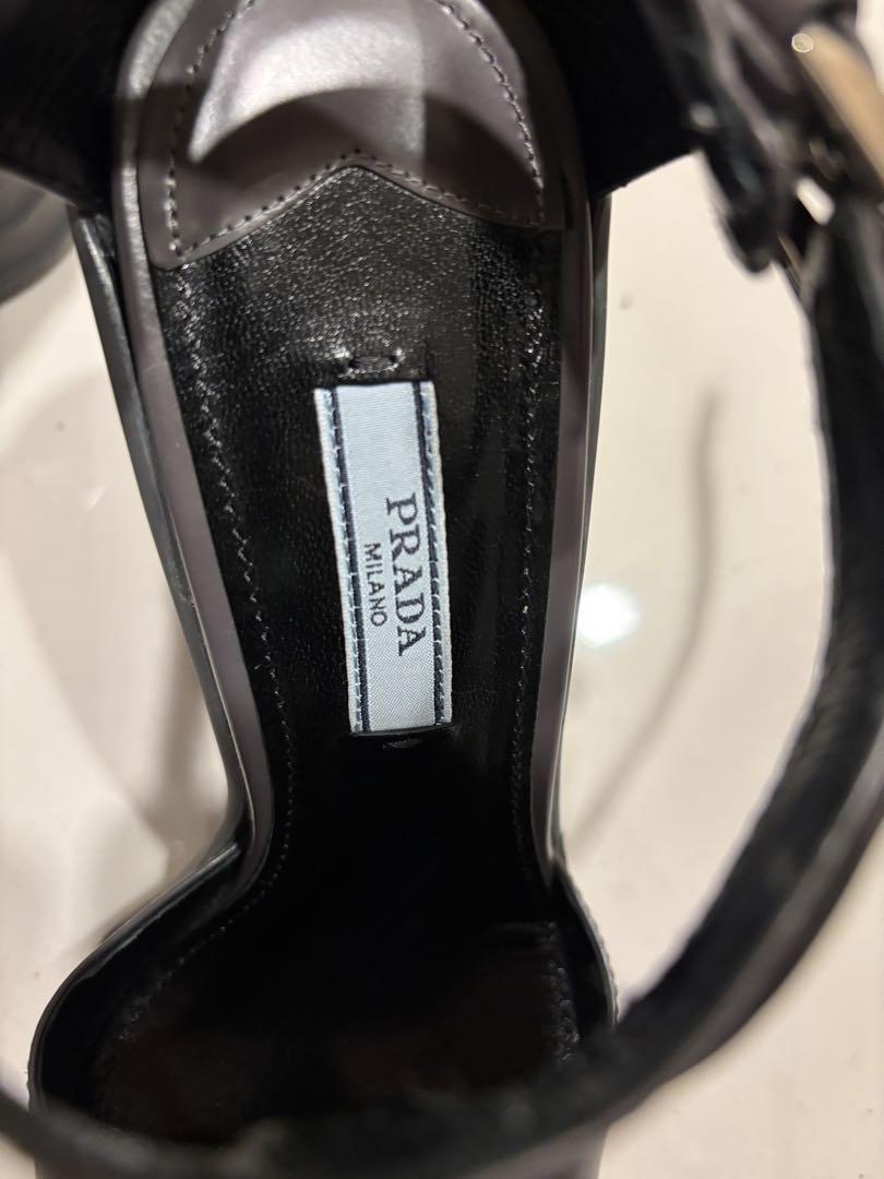 PRADA グレー ウェッジヒールパンプス