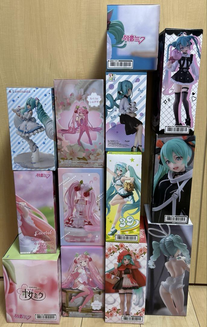 初音ミク　フィギュア　まとめ売り　桜ミク　シナモロール　Desktop Cute