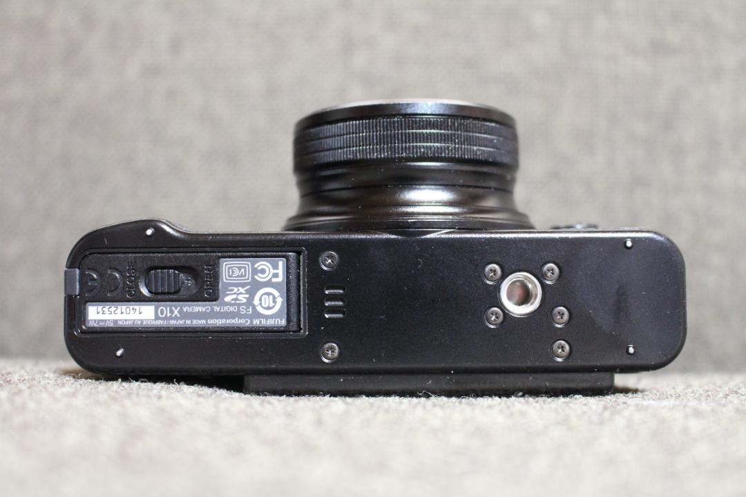 美品　FUJIFILM X10 ブラック 元箱、付属品多数 （動作未確認）