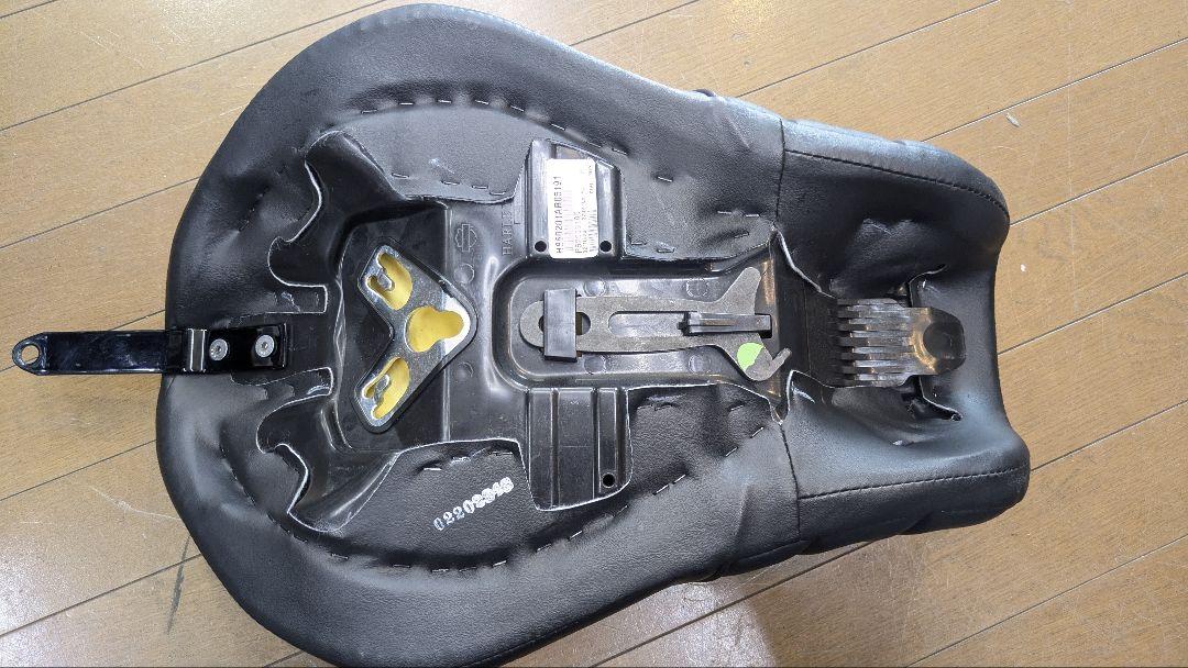 ハーレー純正　XL883Nアイアン　シート　52000195　美品　送料込み