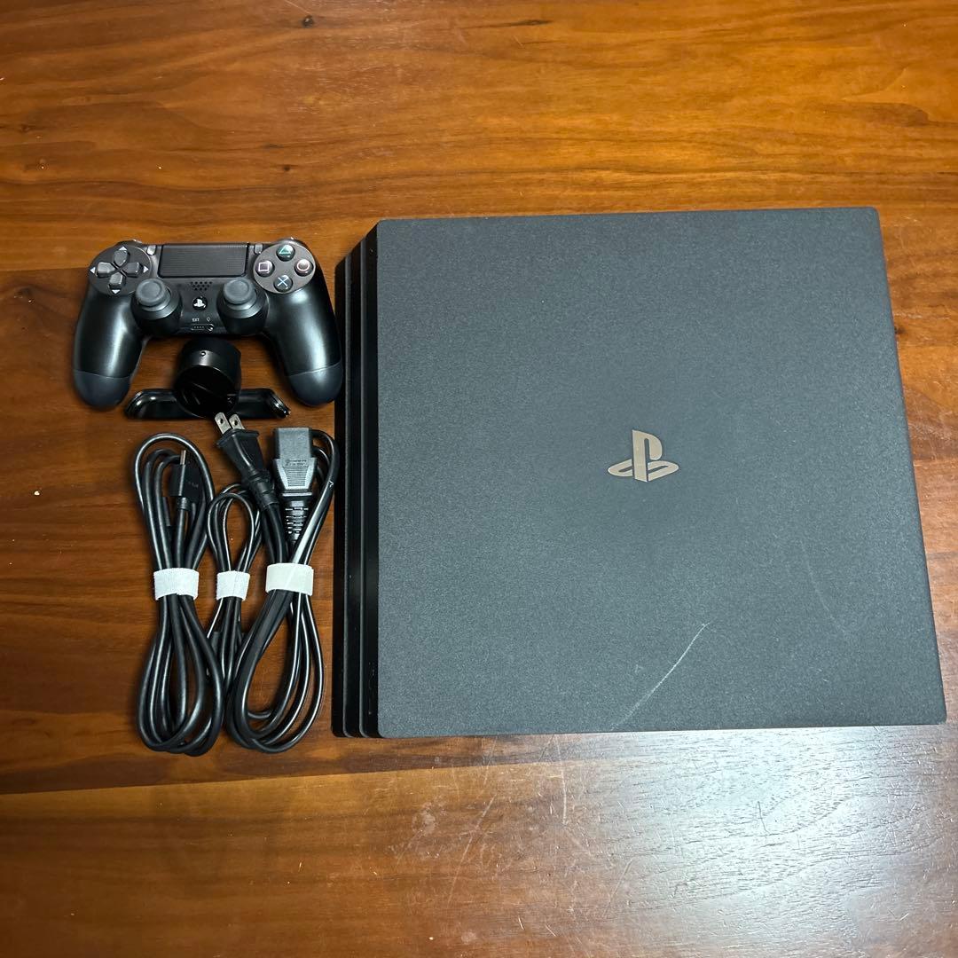 PlayStation 4 Pro 本体 コントローラー付きやや傷や汚れあり