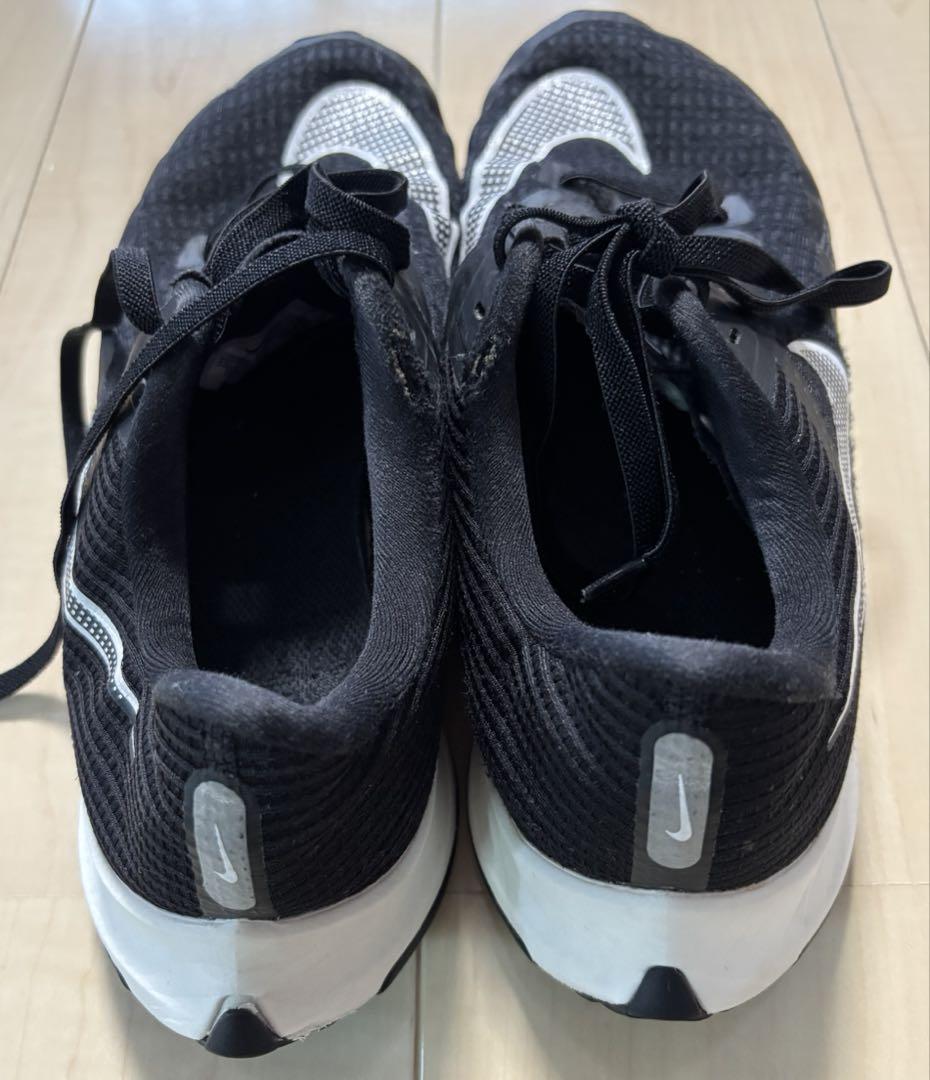 2足セット　NIKEランニングシューズ UnderArmourランニングシューズ