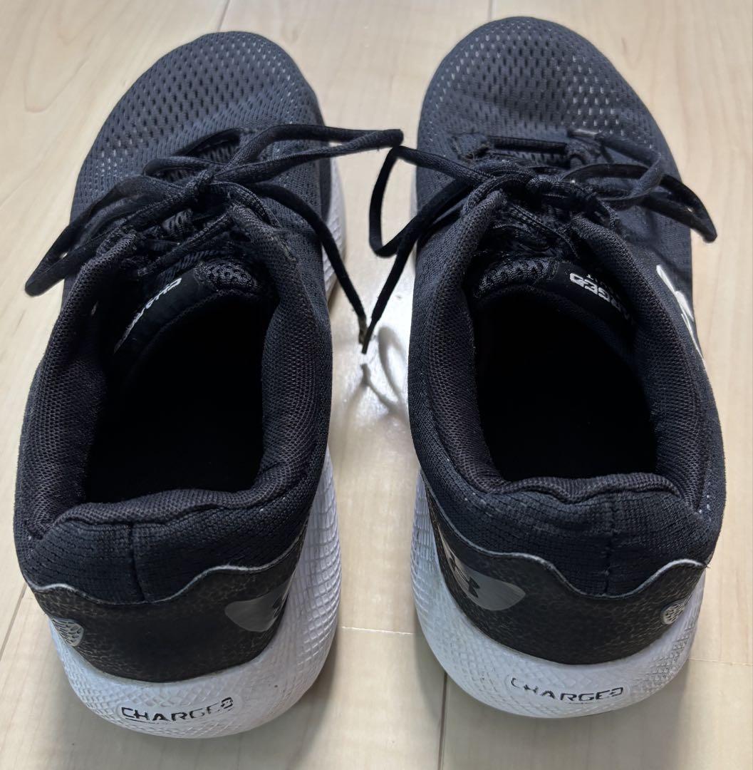 2足セット　NIKEランニングシューズ UnderArmourランニングシューズ