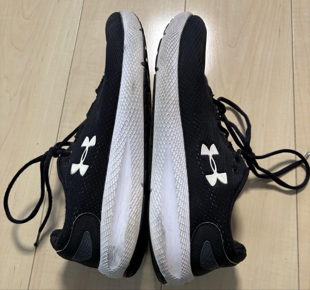 2足セット　NIKEランニングシューズ UnderArmourランニングシューズ