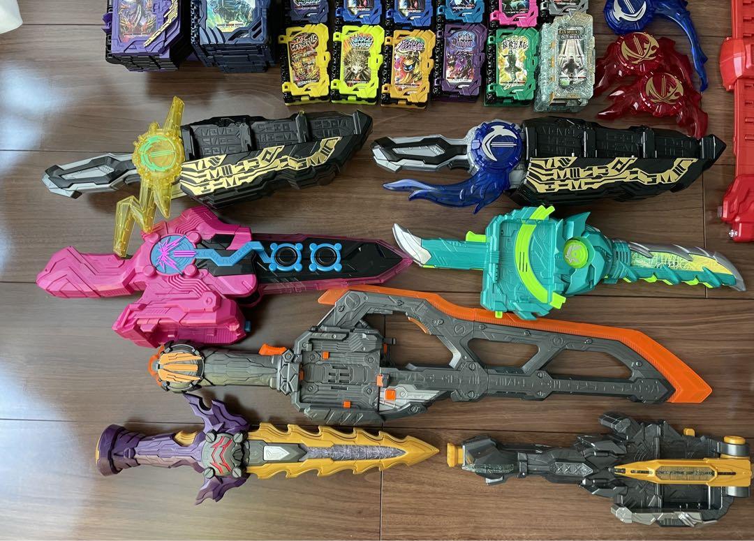 仮面ライダーセイバー おもちゃセット - メルカリ