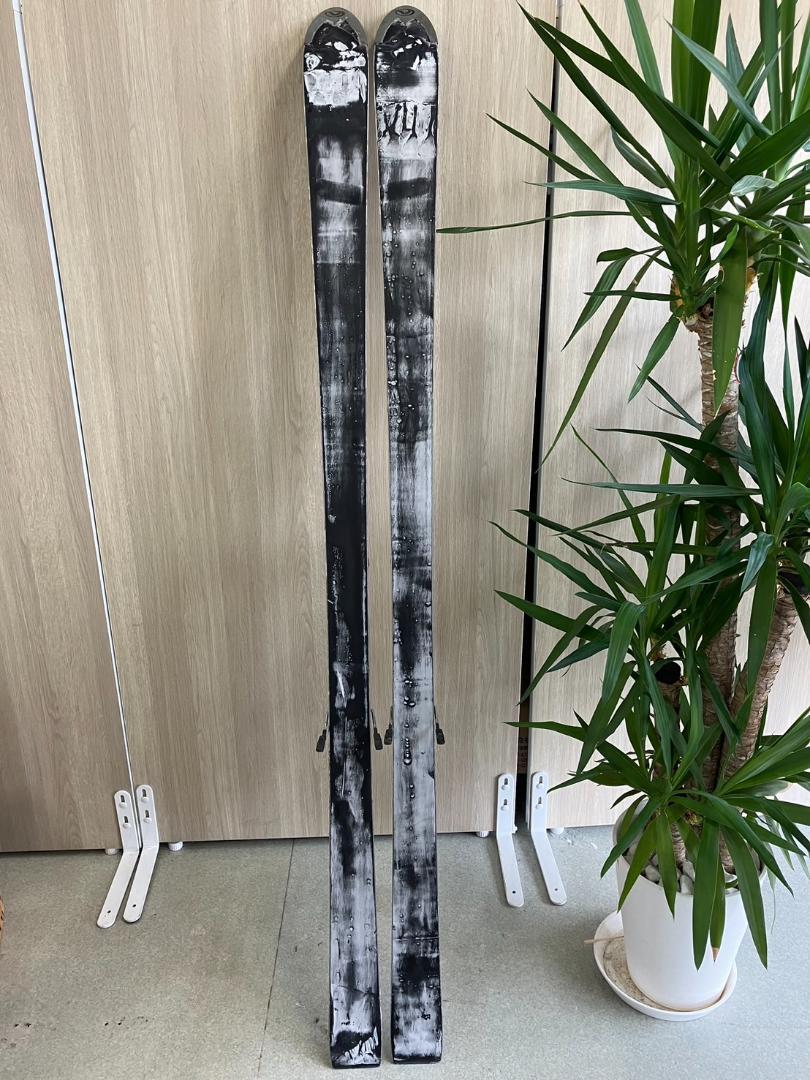 VOLANT POWER KARVE 188cm シルバー×レッド 冬 スポーツ
