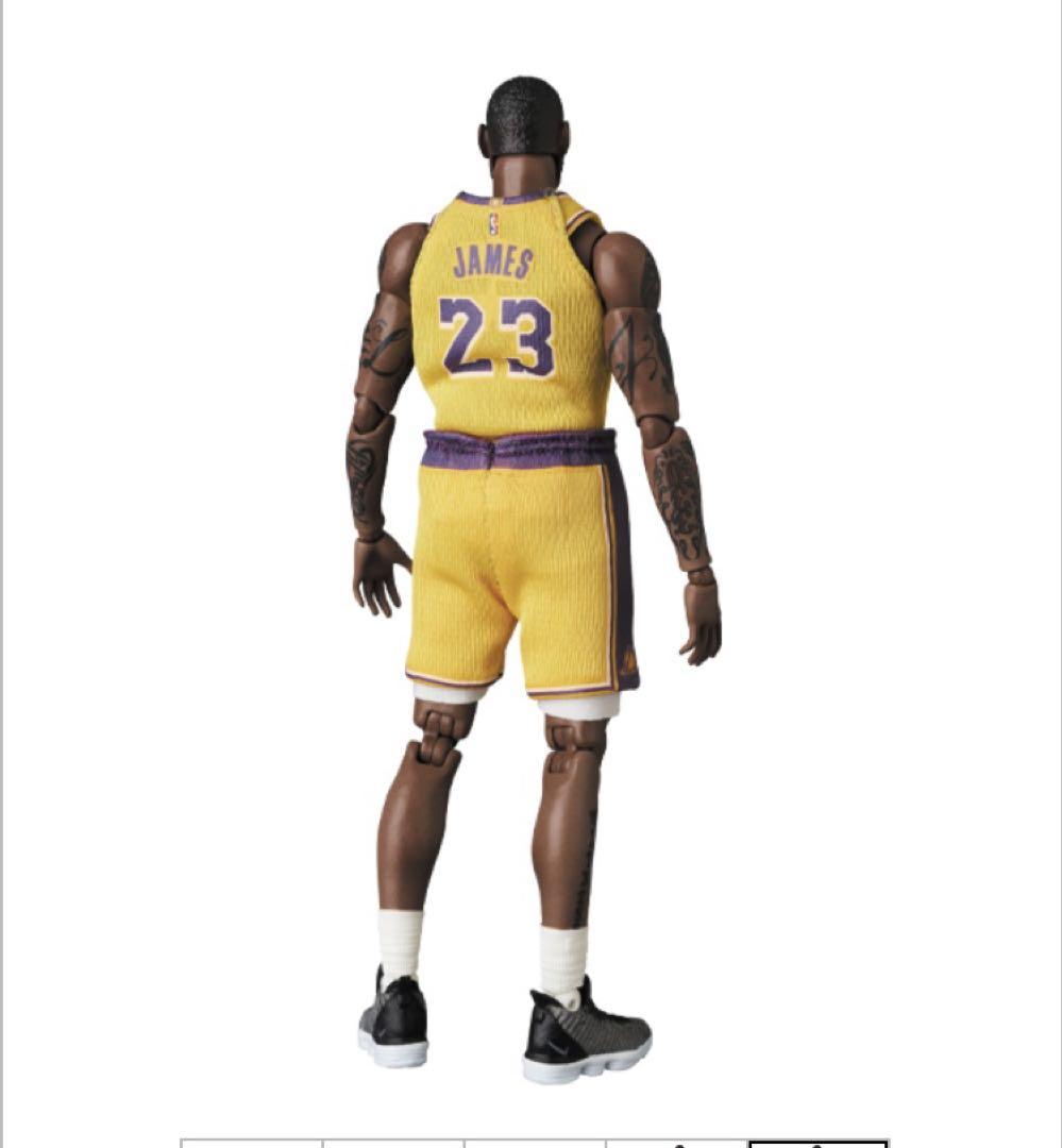 レブロンジェームス　MAFEX LeBron James メディコムトイ