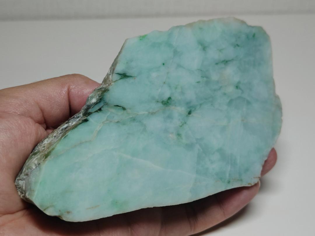 ミント緑 693g 翡翠 ヒスイ 原石 鑑賞石 自然石 誕生石 鉱物