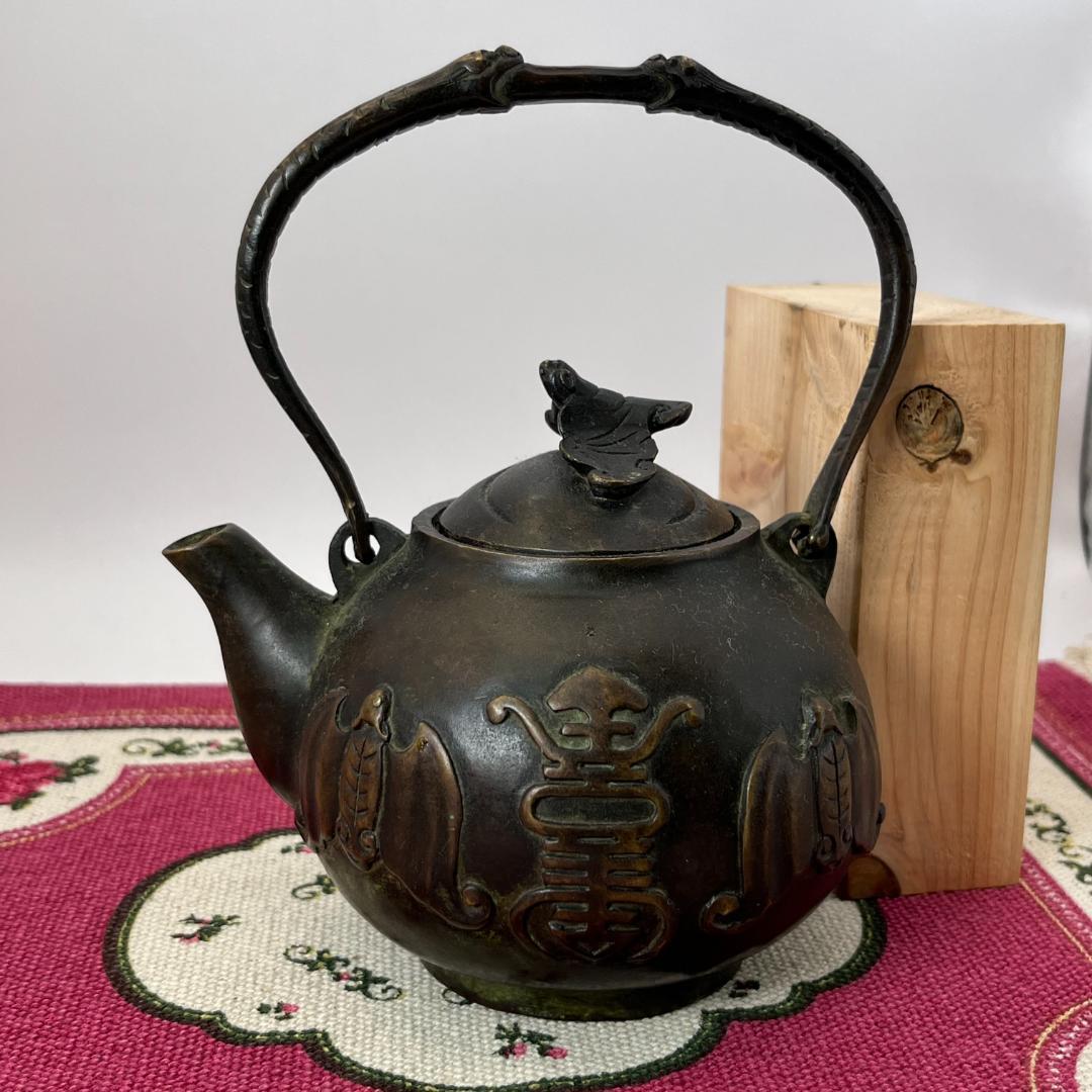【週末セール】上海骨董街　茶瓶　銅製　大明宣徳年製刻印あり　上海骨董街工芸品