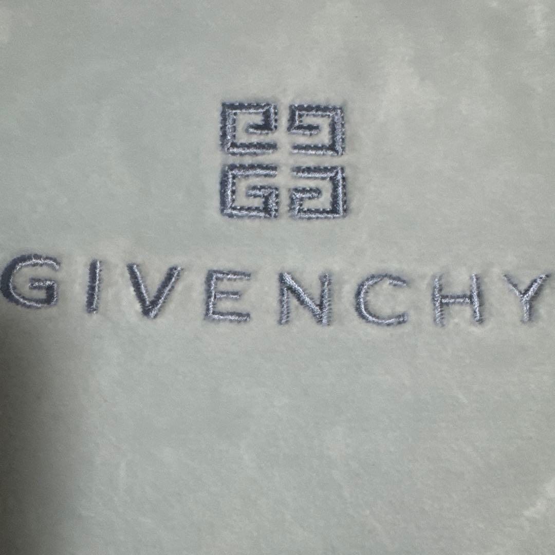 新品　綿毛布　２枚セット　ジバンシイ　綿100% /　人気ブランド　格安　お買い得　都内有名デパート購入品　4，８00円均一セール 美品 箱付 ジバンシィ 綿毛布 N70320-0601 ピンク×ホワイト 綿100％ KTR