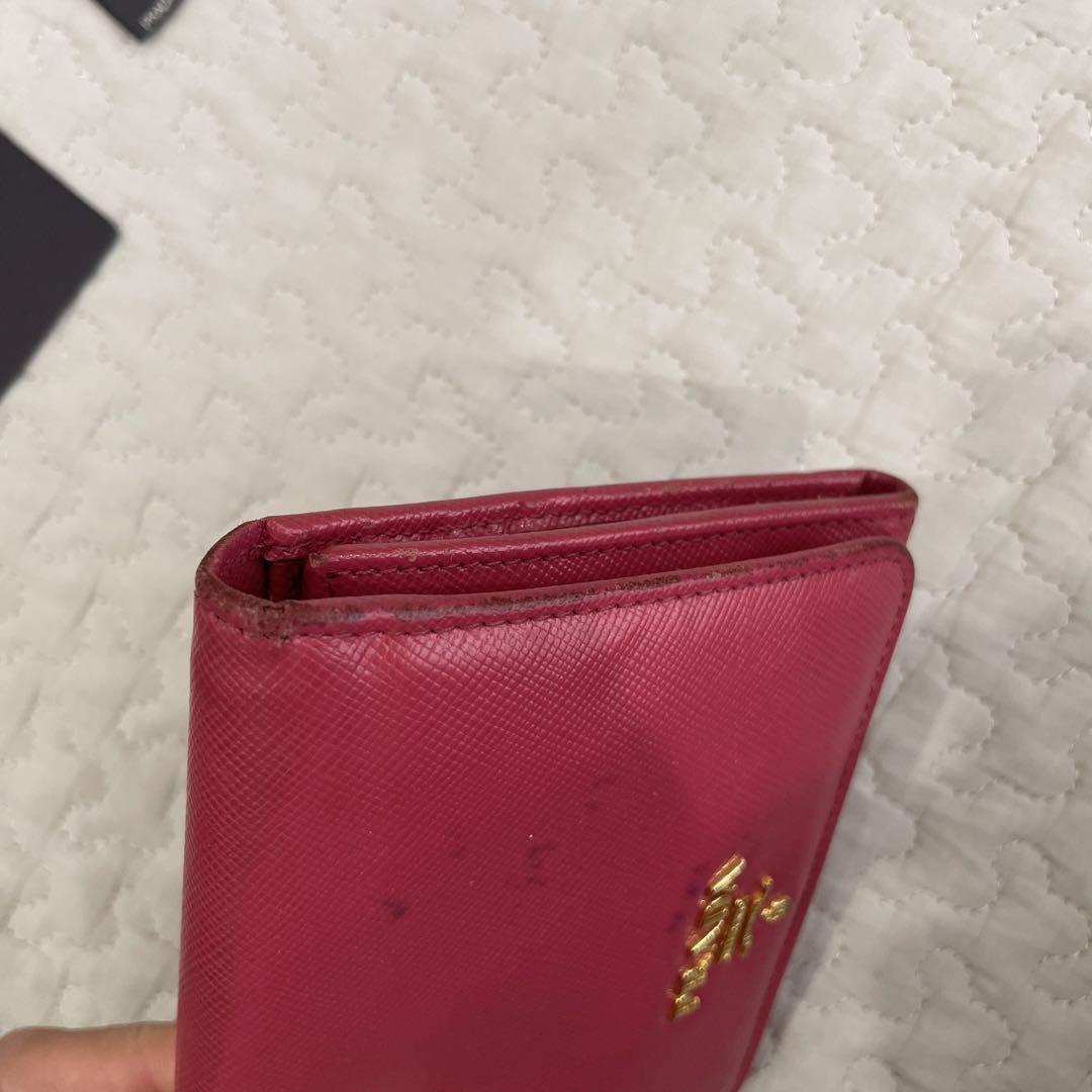 PRADA 二つ折り財布 - メルカリ