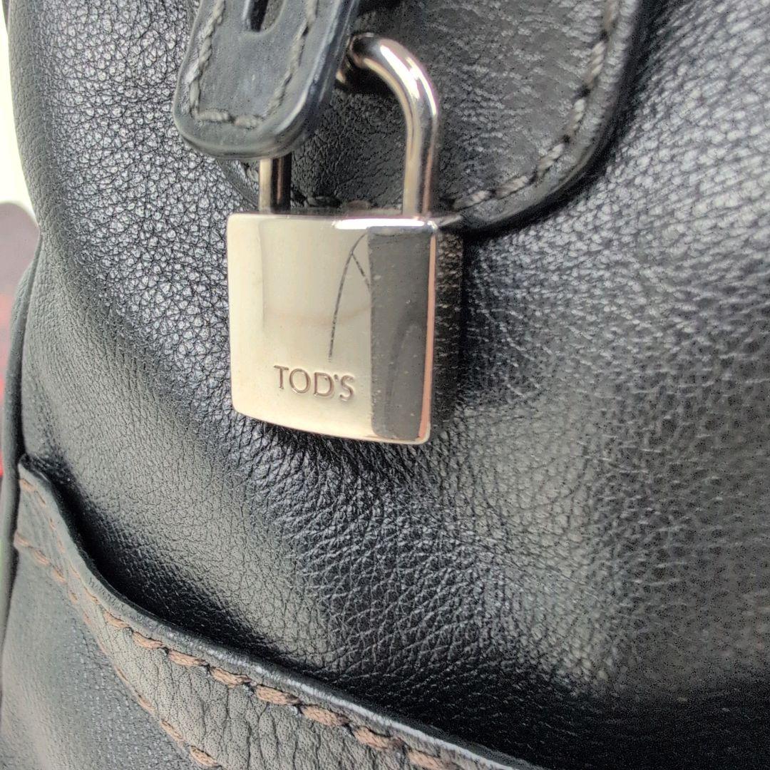 美品✨TOD'S ハンドバッグ ミニボストン カデナ レザー ブラック 美品✨TOD'S ハンドバッグ ミニボストン カデナ レザー ブラック