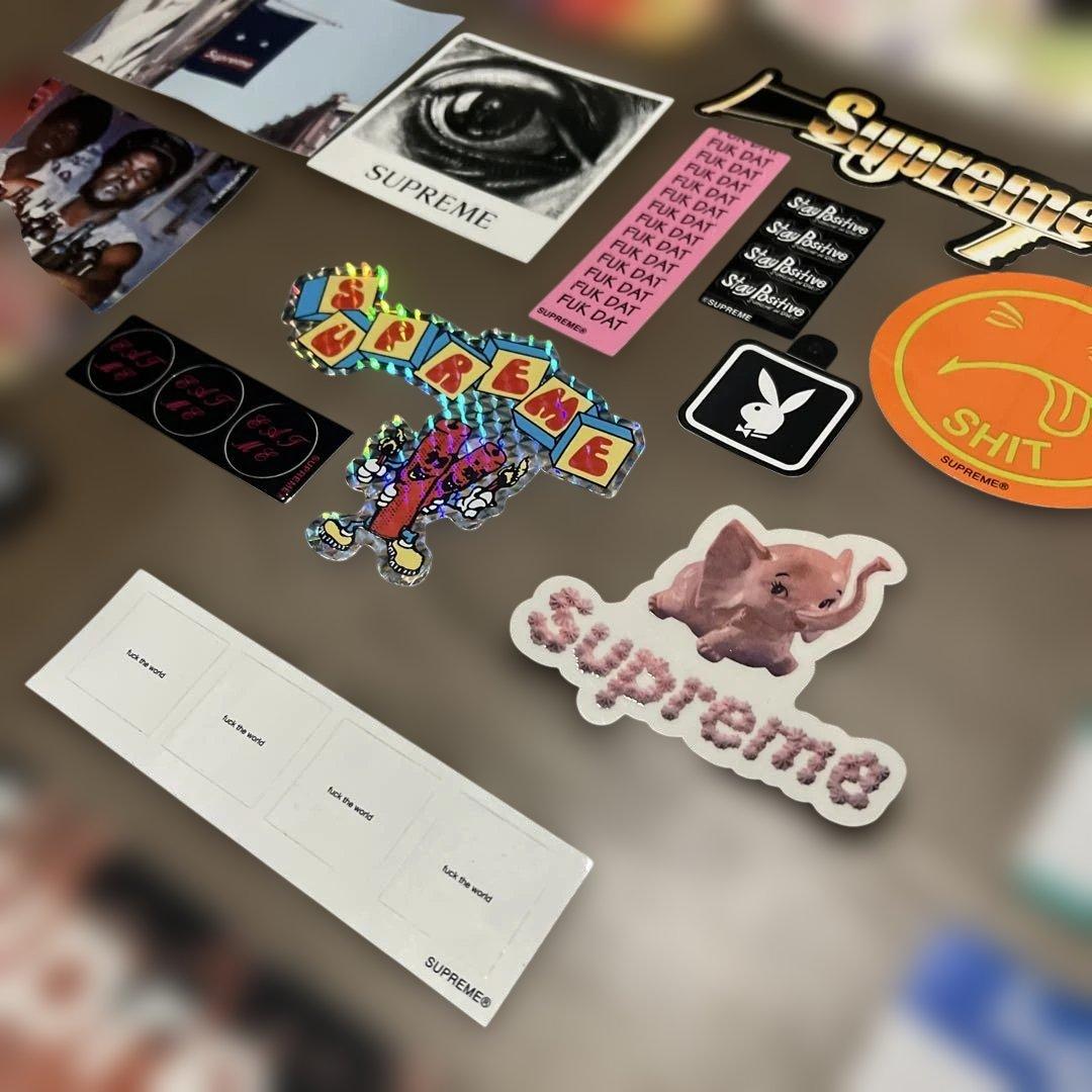 Supreme ステッカーセット 多様なデザイン - メルカリ