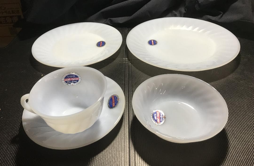 セット FK スワールアズライト カップ&ソーサ デイナー皿サラダ皿ボウルFire-King