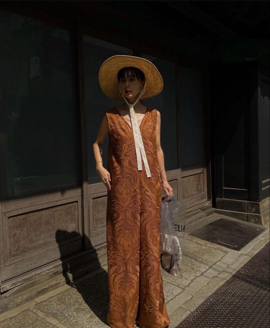 AMERI CHLOE V NECK ROMPERS アメリヴィンテージ - メルカリ