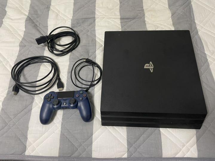 PlayStation®4 Pro ジェット・ブラック 1TB CUH-710…