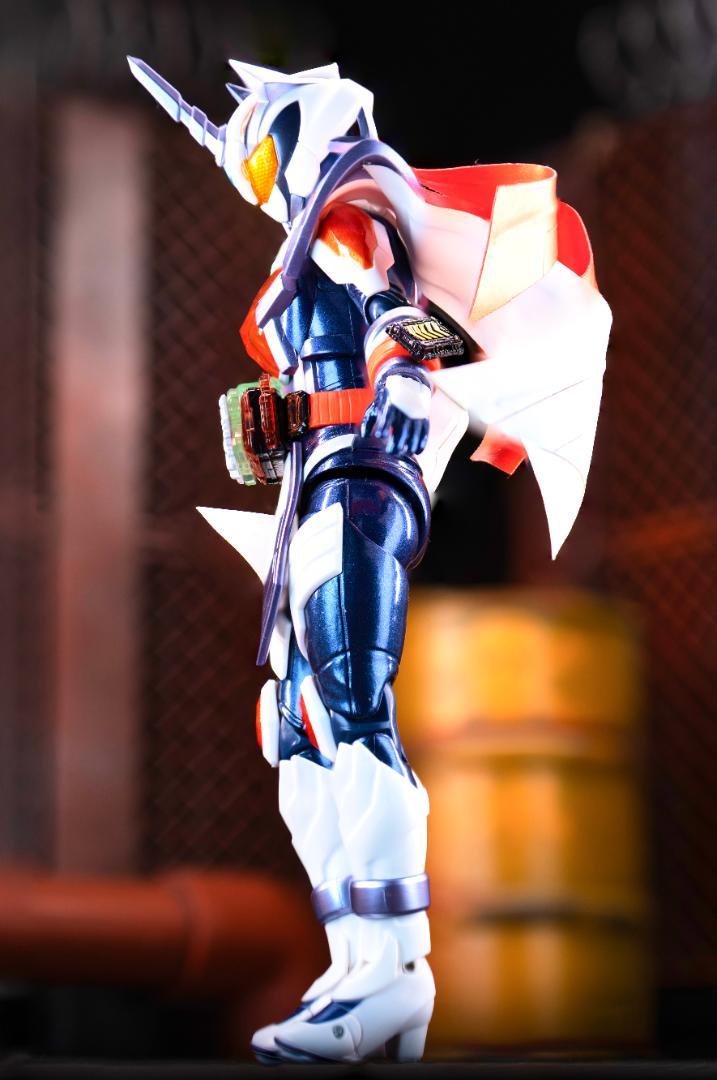 S.H.Figuarts仮面ライダー サンユニコーン マント マフラー交換
