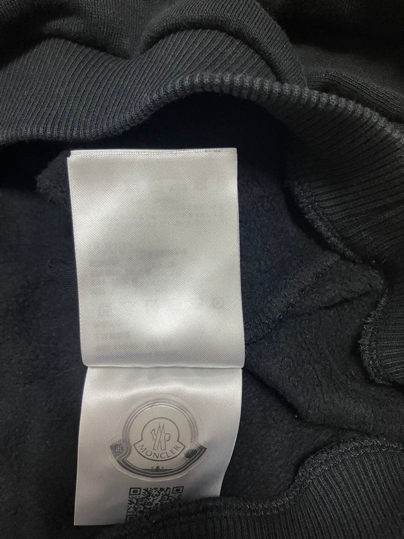 本物⭐︎MONCLER パーカー 裏起毛 ブラック サイズ6A 本物⭐︎MONCLER パーカー 裏起毛 ブラック サイズ6A