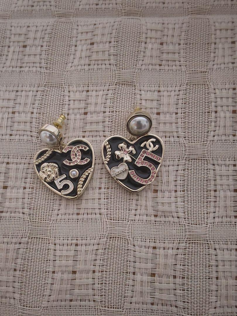 【CHANEL】シャネル ピアス ハート ココマーク ロゴ ストラス ≪25P☆≫CHANEL ピアス ココマーク ハート ロゴ ストラス