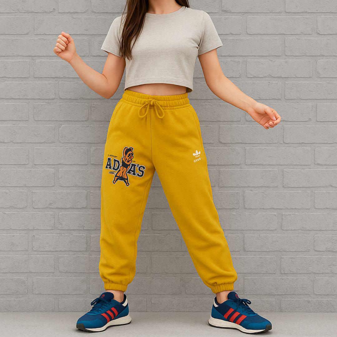 adidas×Disney正規コラボバンビ刺繍スウェットパンツマスタードF773