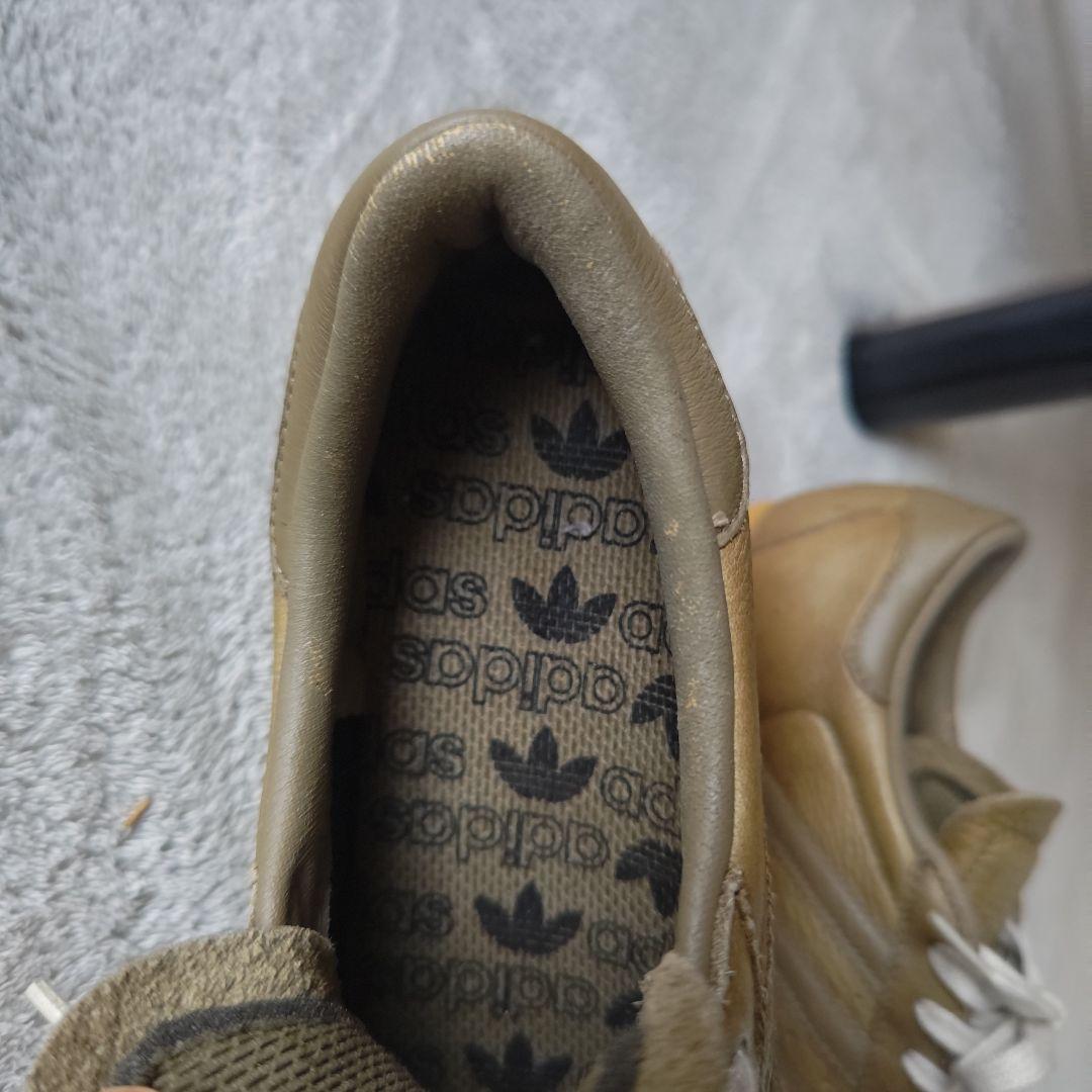 adidas Tobacco ベージュ スニーカー