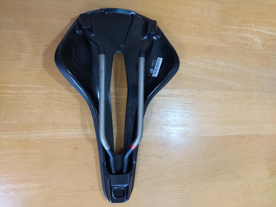 prologo NAGO R4 PAS 147mm プロロゴ サドル