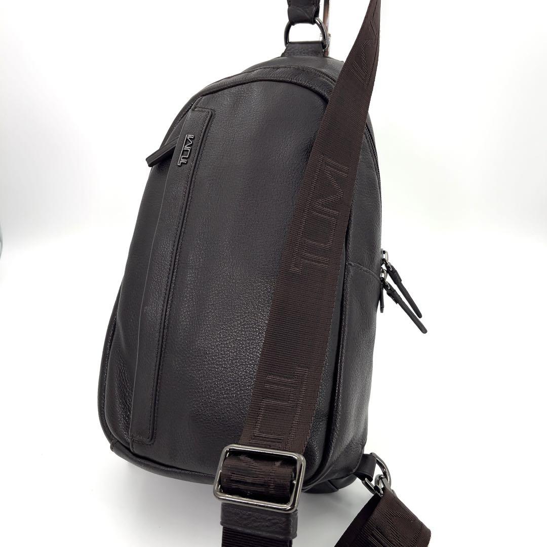 【美品✨】TUMI トゥミ　ボディバッグ　レザー　クロスバッグ　革　シボ　ロゴ