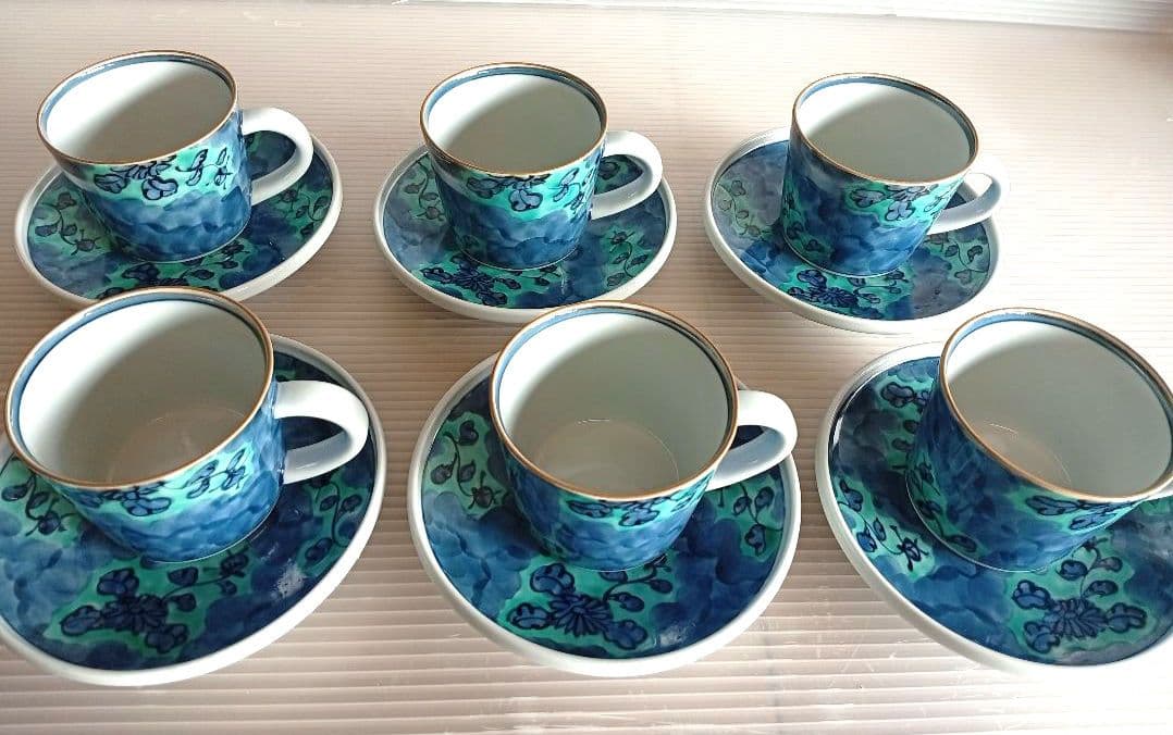 舘林源右衛門作 染錦青彩菊絵