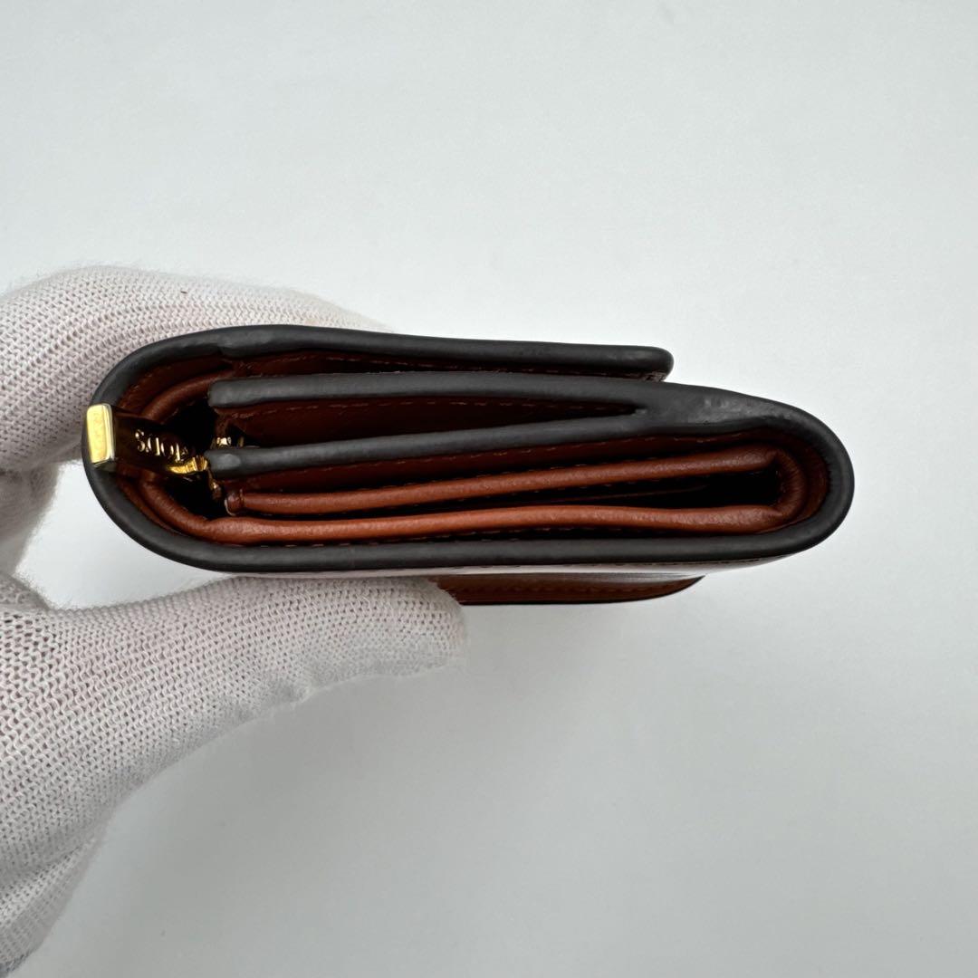 TODS 三つ折り財布　ブラウン　レザー　タイムレス