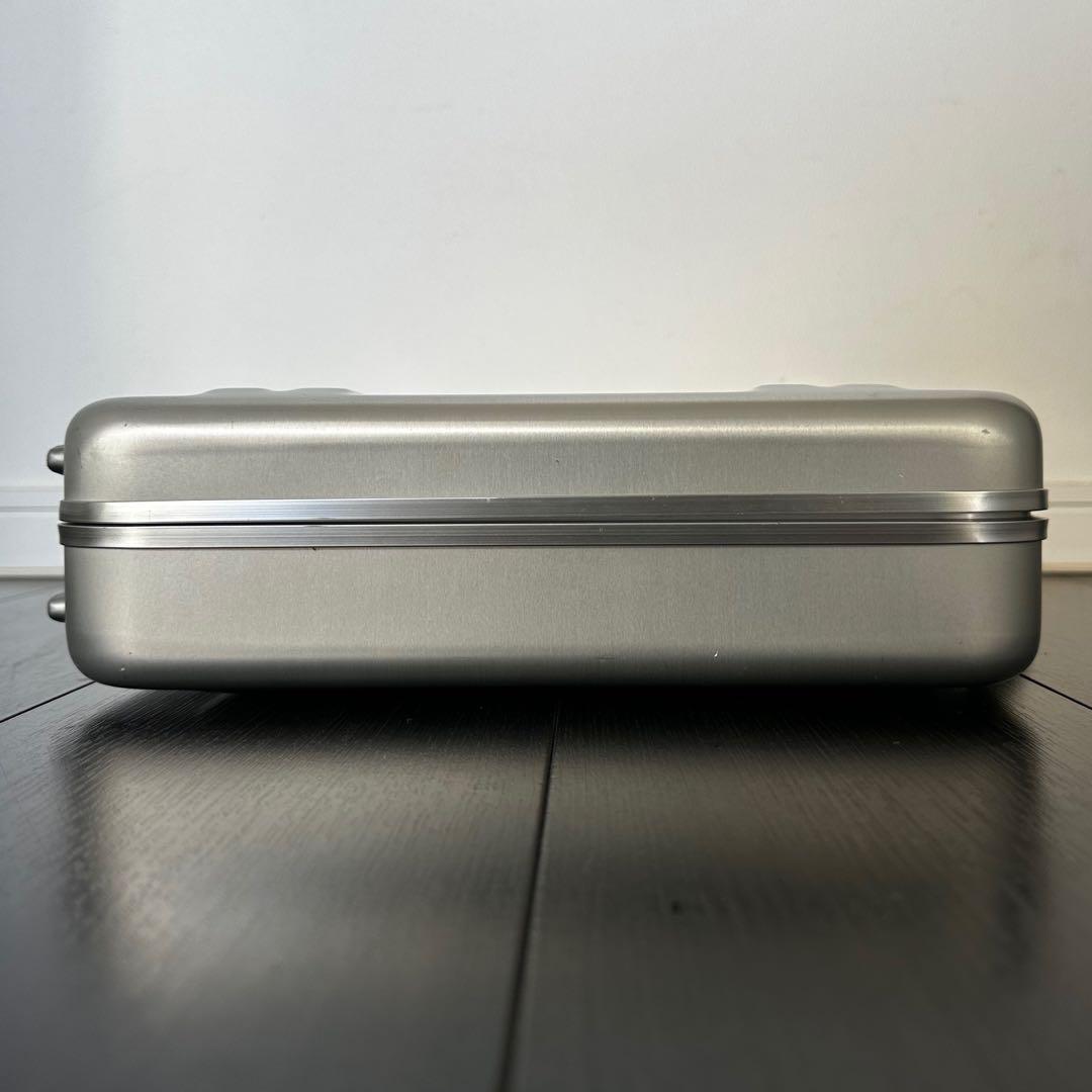 ZERO HALLIBURTON アタッシュケース SE3-SI