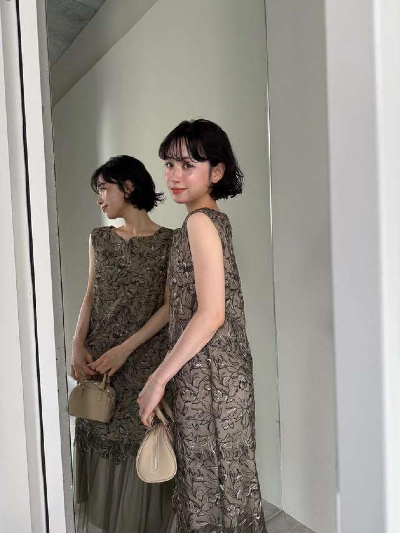 LE’RURE Sleeve less scallop dress