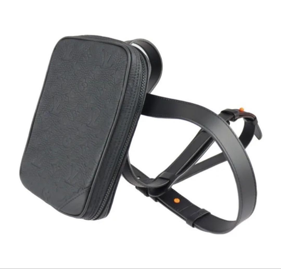 LOUIS VUITTON ルイ ヴィトン M53298 ボディーバッグ美品