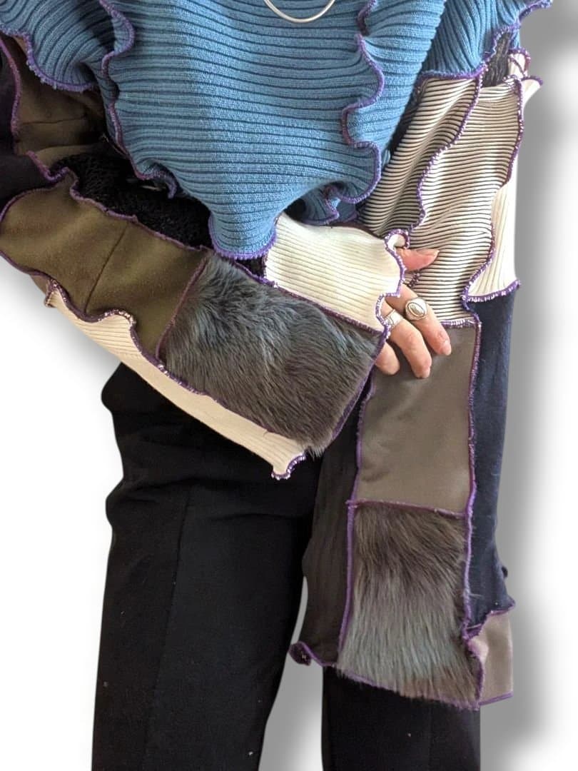 古着リメイク フリル付きクロップドニットセーター 古着リメイク フリル付きクロップドニットセーター