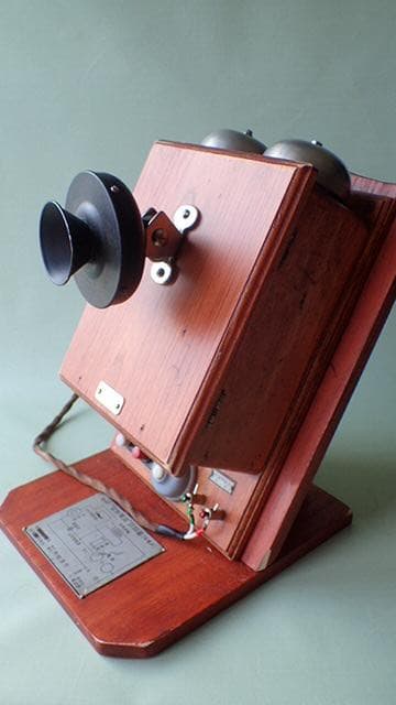 昭和レトロ　　共電式卓上電話機　　昭和２6年　値引き考慮　アンティーク・室内飾り